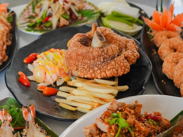 Morning Moon Cafe & Restaurant Sharing Set for 3 People