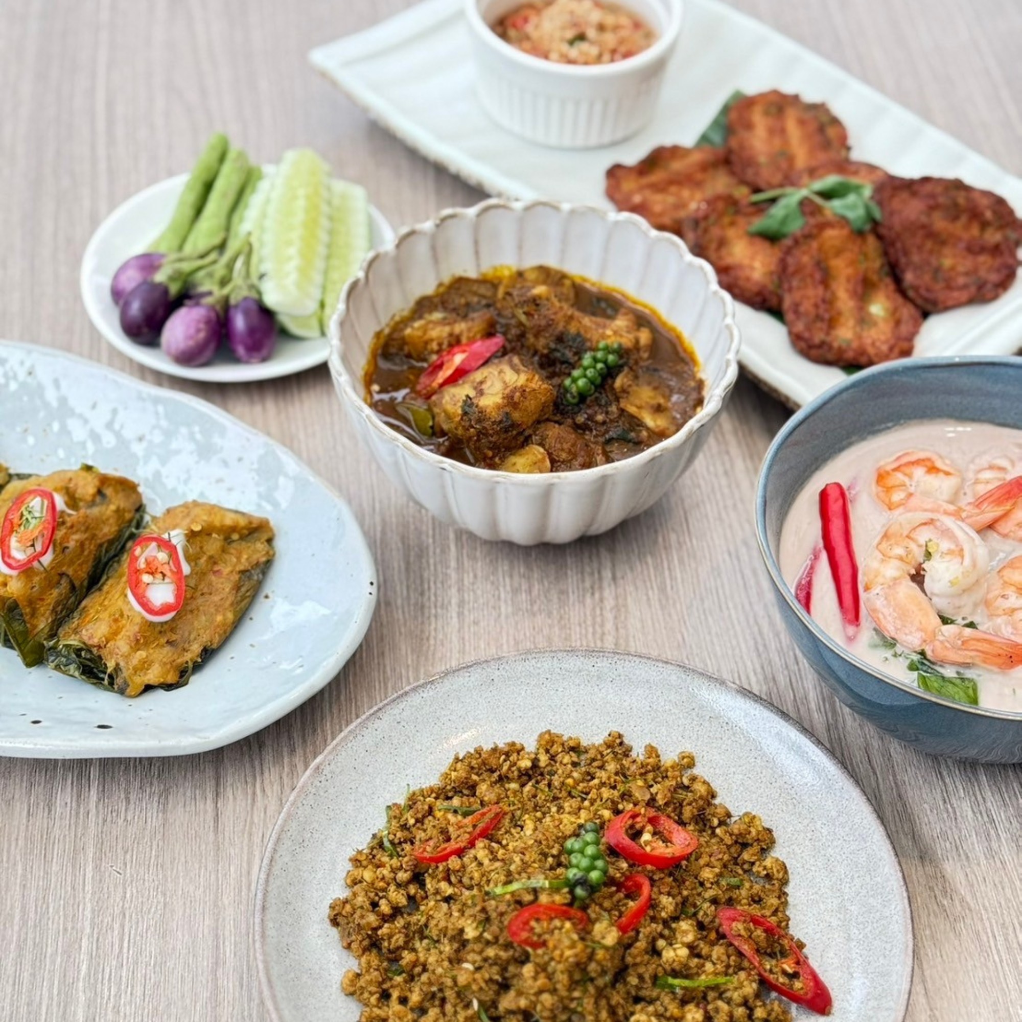 Thong Dang Southern Thai Cuisine  Sharing Set for 4 People