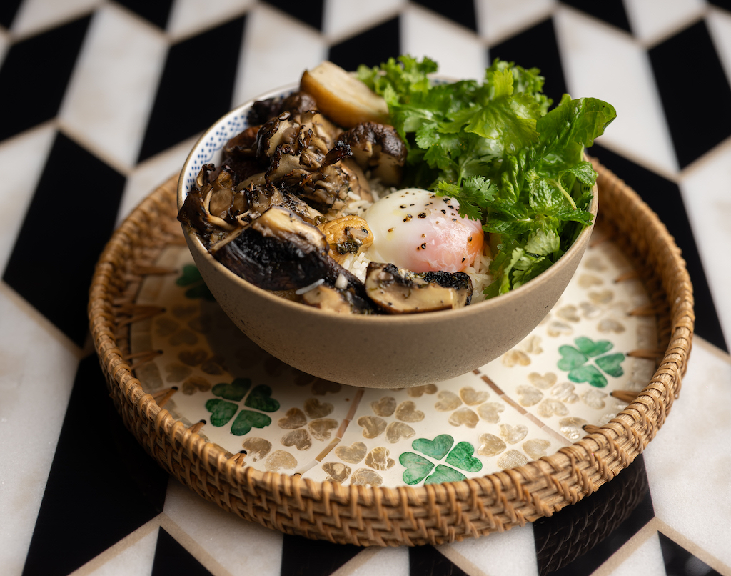 Tanburi Hyatt Centric City Centre Sharing Set for 4 People 