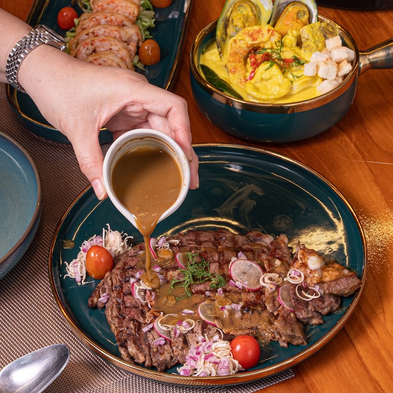 Peter's Pan Kitchen  Sharing Set for 3  People