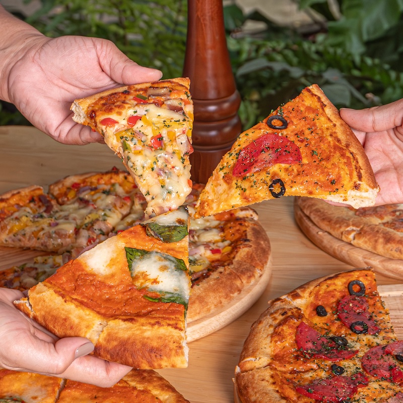 Peter's Pan Kitchen  Sharing Set for 4  People