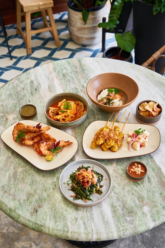 GAYA Restaurant & Bar Sharing Set for 8 People