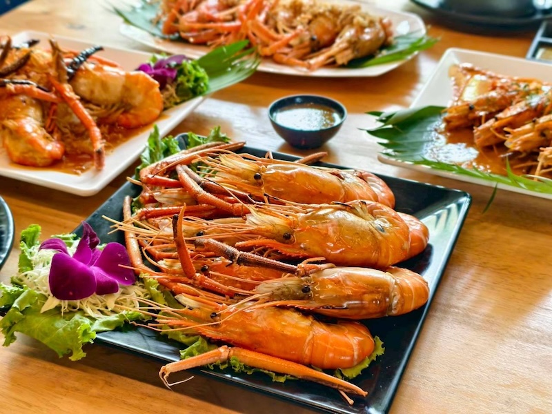 Krua Khun Aun Café – Food & Beverages Sharing Set for 2 People