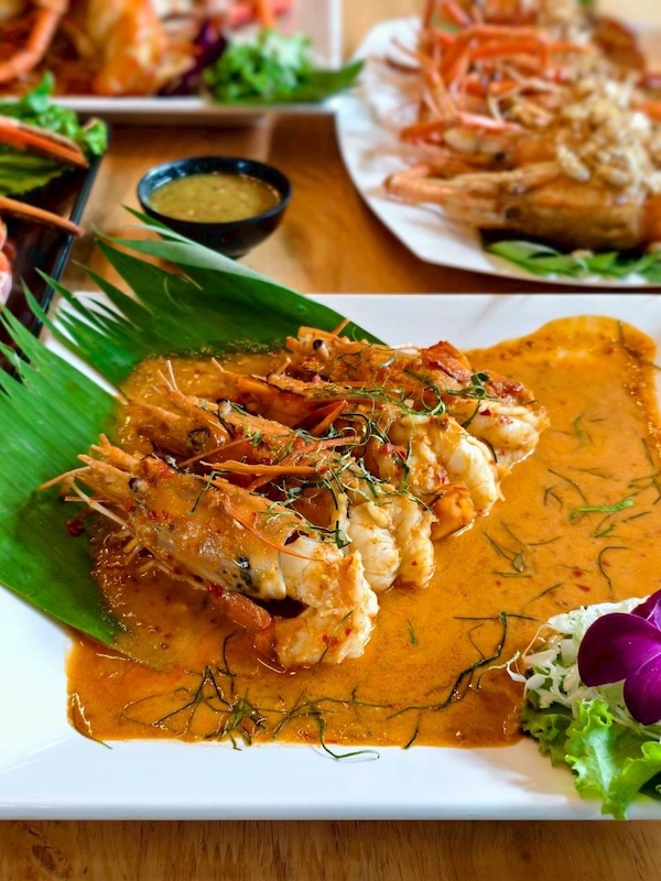 Krua Khun Aun Café – Food & Beverages Sharing Set for 3 People