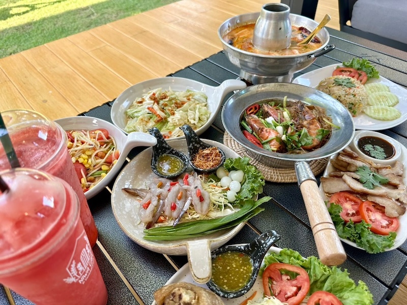 Niwa Cafe By Rangnok Land Sharing Set for 4 People