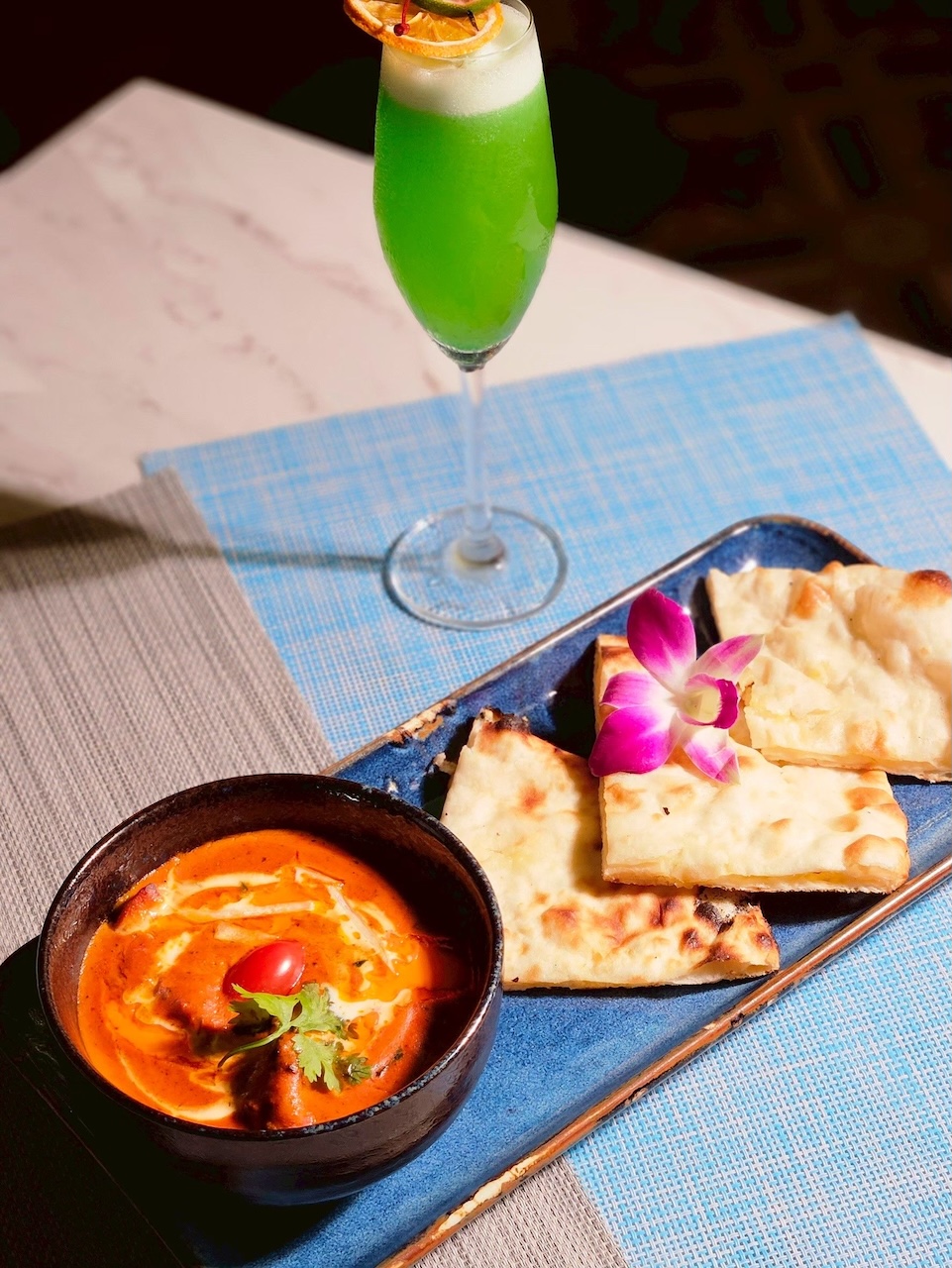 เฮาส์ออฟเอซ  Sharing Set for 3 People with Welcome Drink!