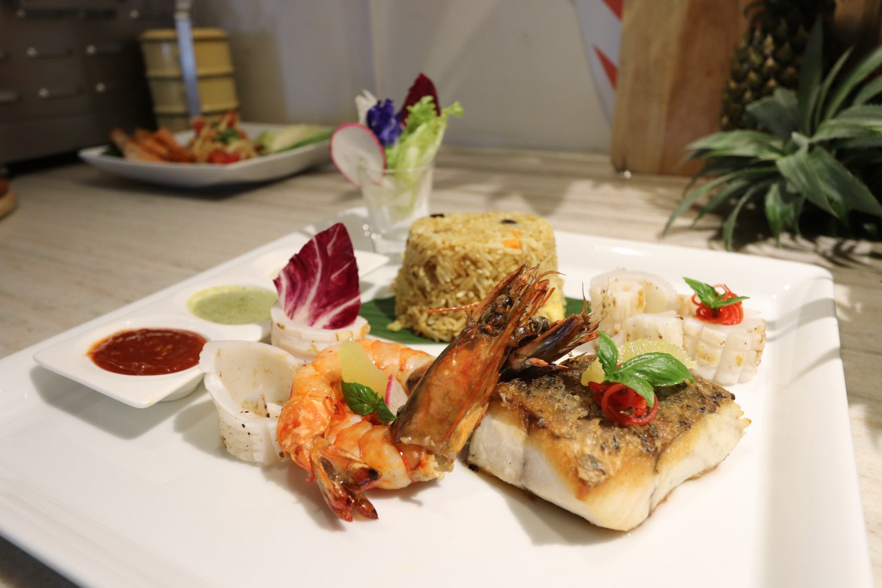 Shore Kitchen & Rooftop bar at Hotel clover Patong (Phuket) Celebrate X Mas for 2 People (23-26 Dec 2025) 