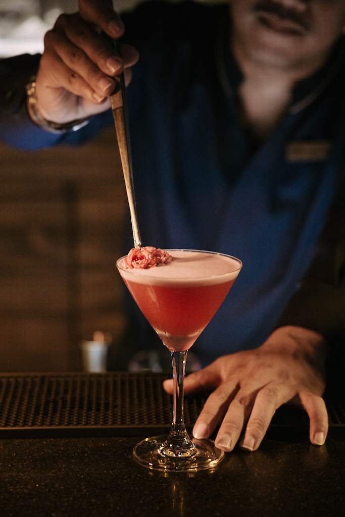 อะไรซ์ รูฟท็อป บาร์ แอท อมานอร์ โฮเทล เชียงใหม่ Sip & Dine for 2 People