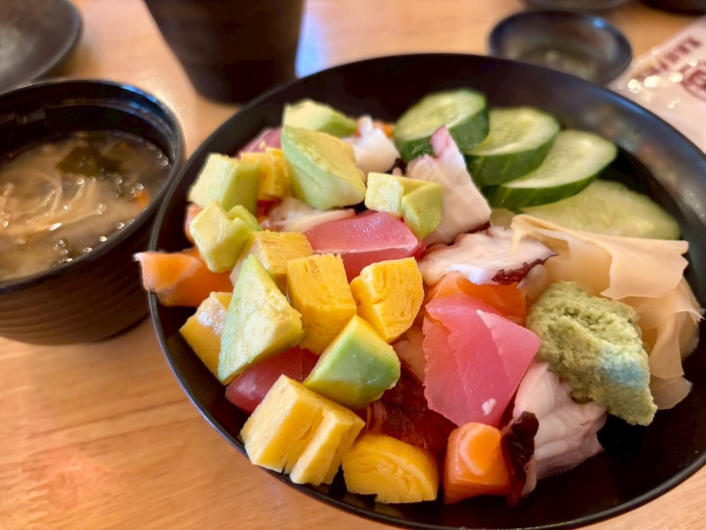 Ebisu Shoten Latphrao Sharing Set for 3 People