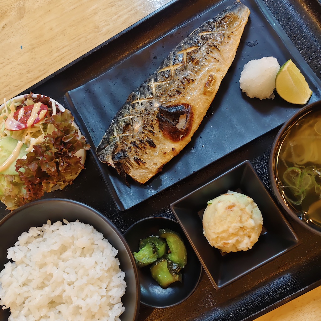 Ebisu Shoten Latphrao Sharing Set for 3 People