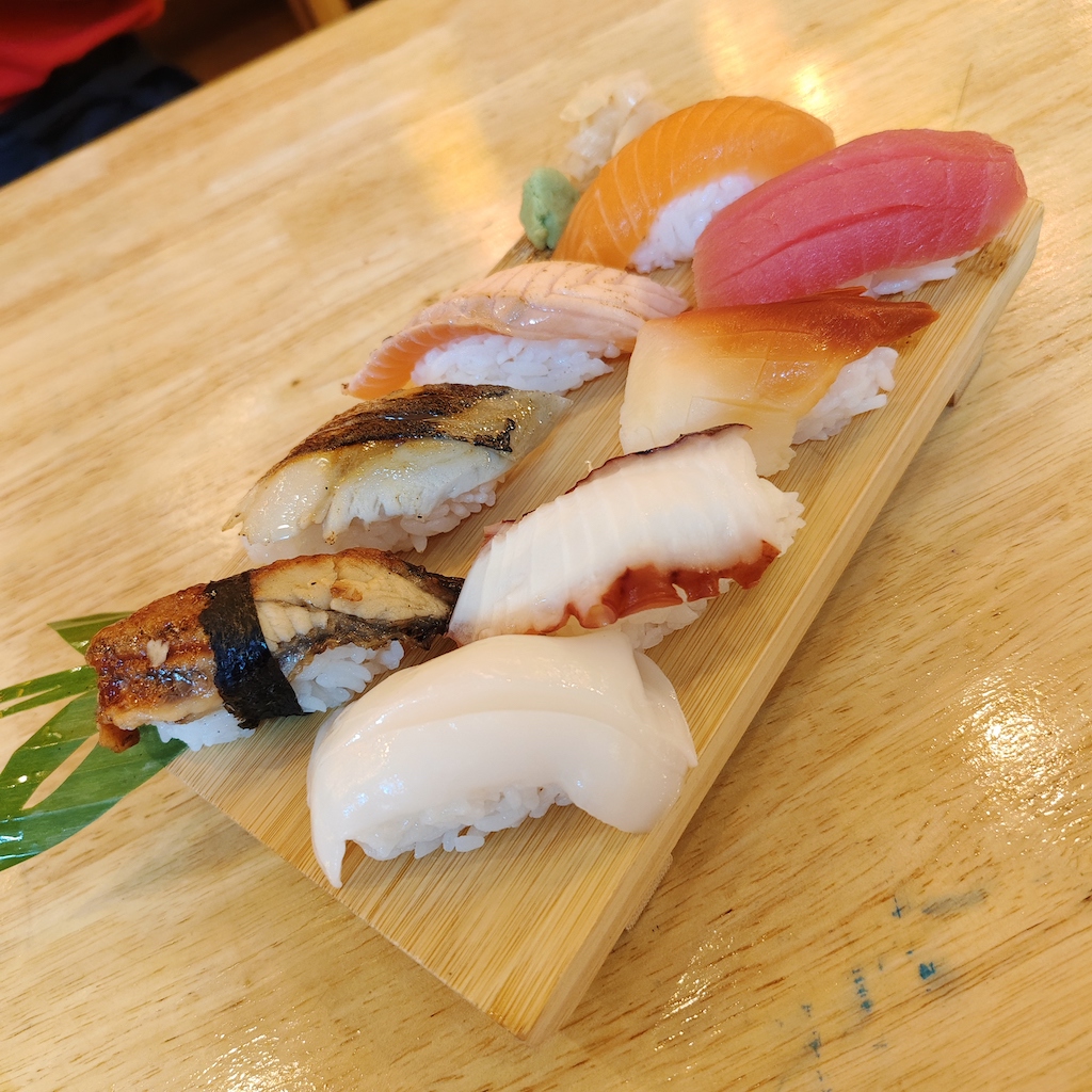 Ebisu Shoten Latphrao Sharing Set for 4 People