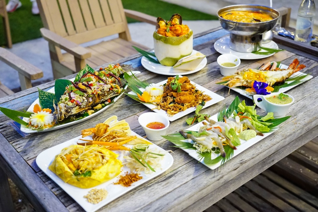 Bungalow River  Three Dishes w/ Free Flow Non-Alcohol (2 Hour)