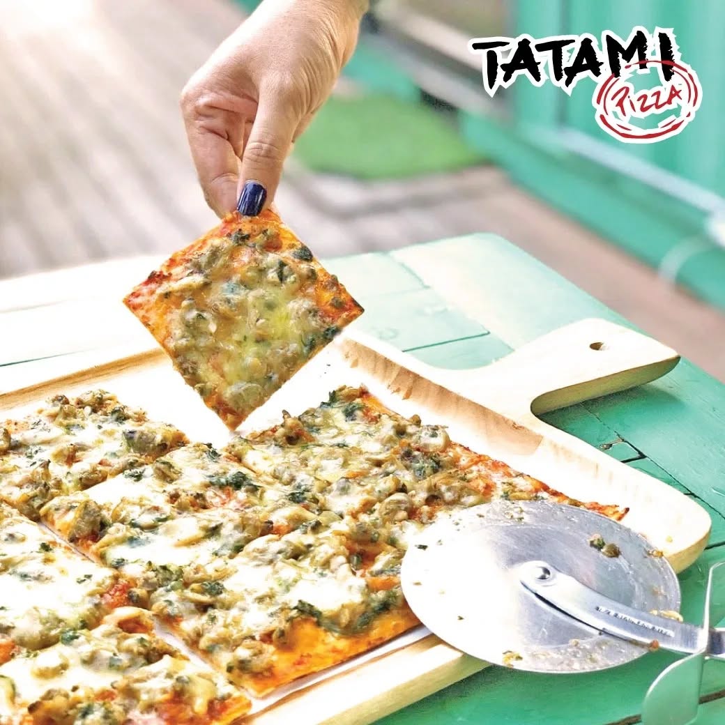 TATAMI Pizza - Phromlikhit Badminton Sharing Set for 4 People