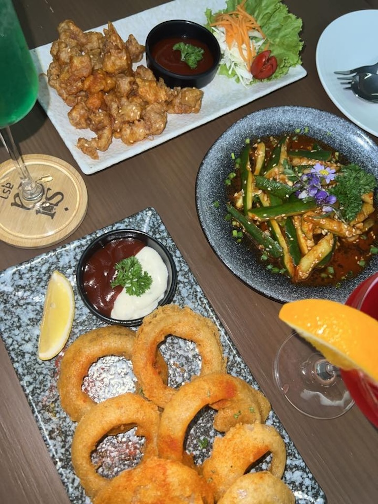 Sura Bar Wine and Restaurant Sharing Set for 4 People