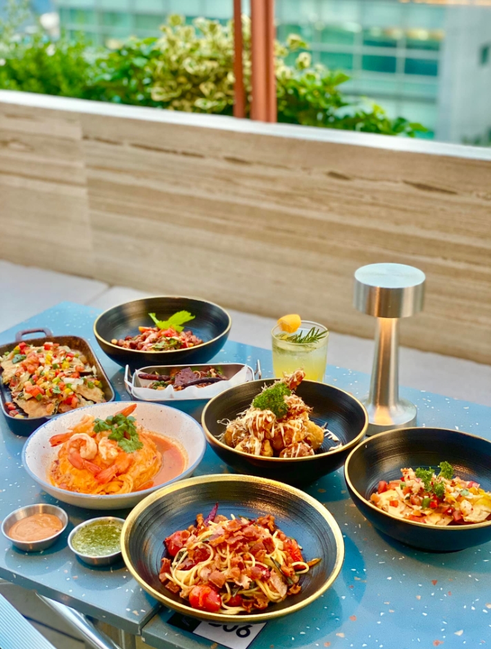 Atmos On Top Silom Sharing Set for 4 People