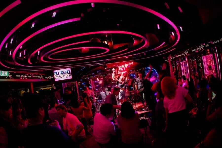 Atmos On Top Silom Free-Flow Alcohol (120 Mins)