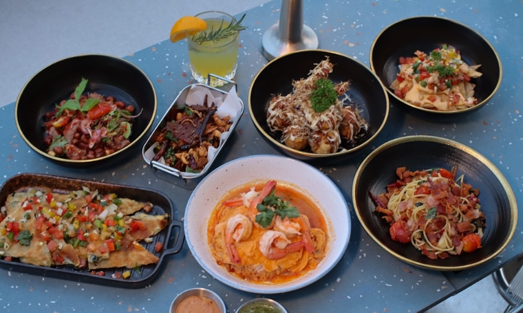 Atmos On Top Silom Sharing Set for 4 People with Alcohol