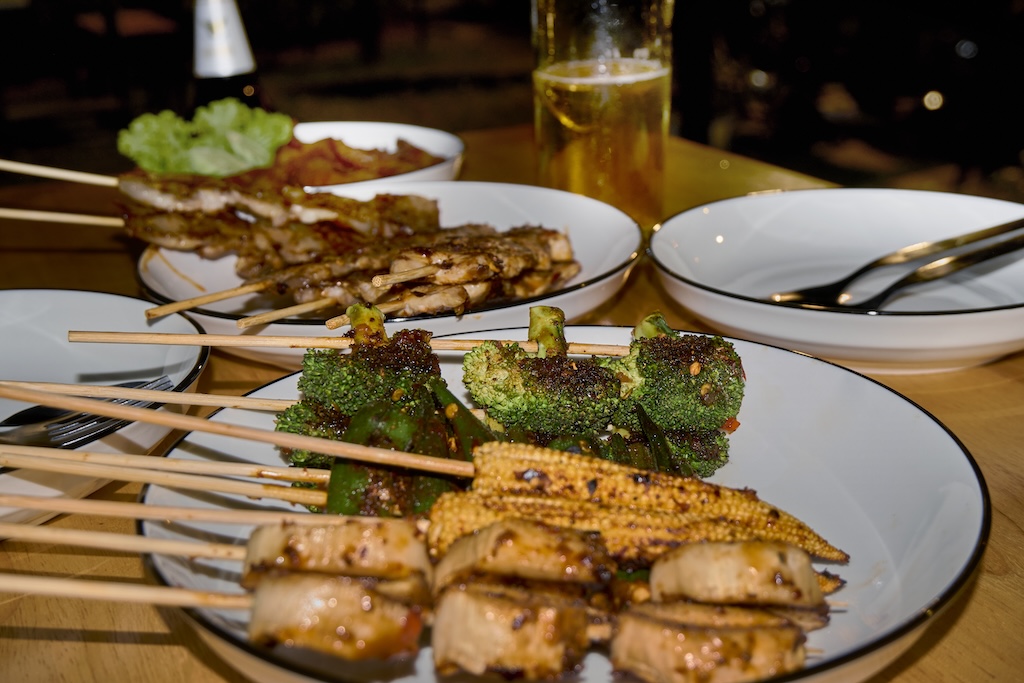 LevelUP Bangyai 3 Dishes with Free-Flow Alcohol (90 Mins)