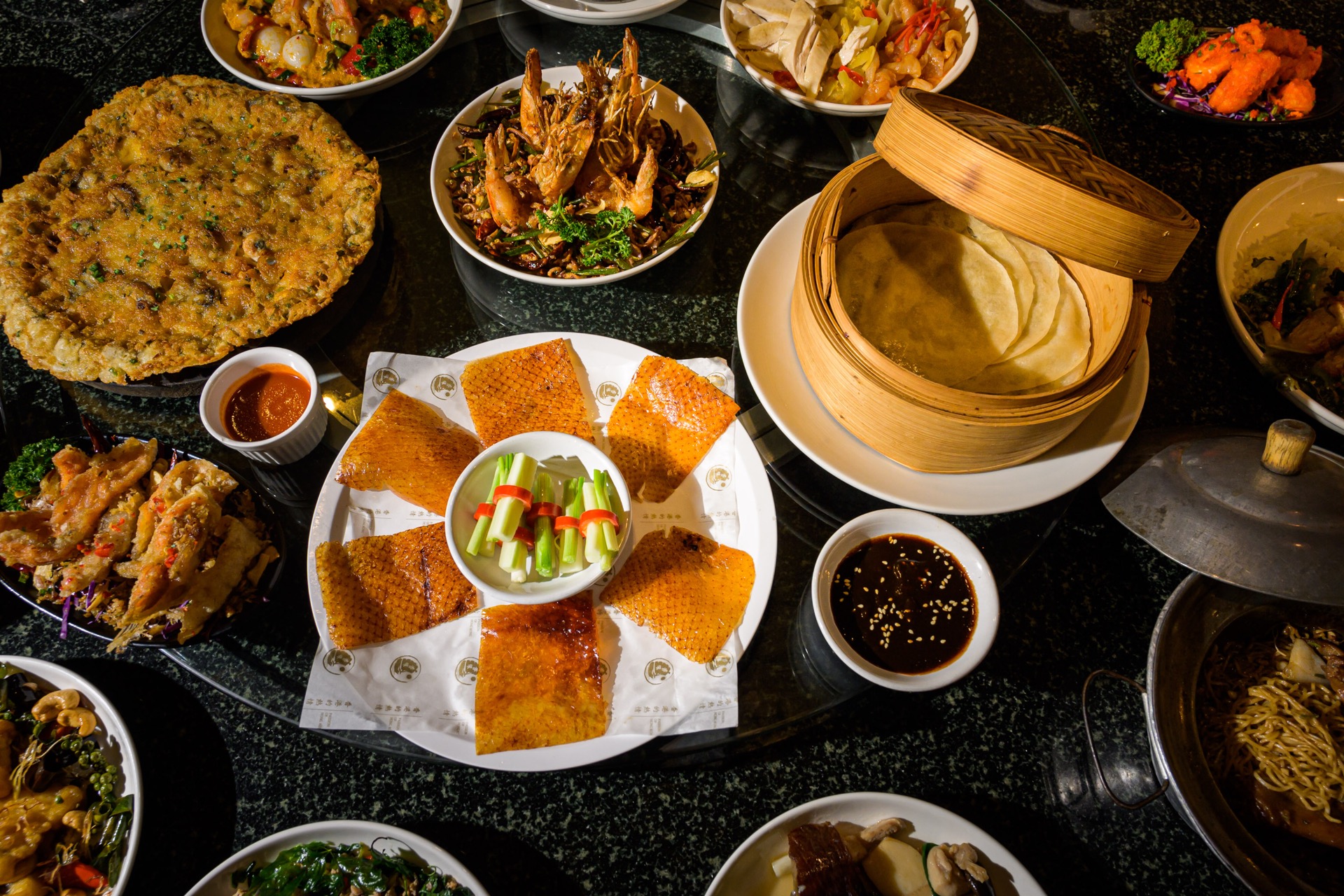 ฮองมิน เซ็นทรัลปิ่นเกล้า Sharing Set For 1-3 Person : Choose 5 Dishes
