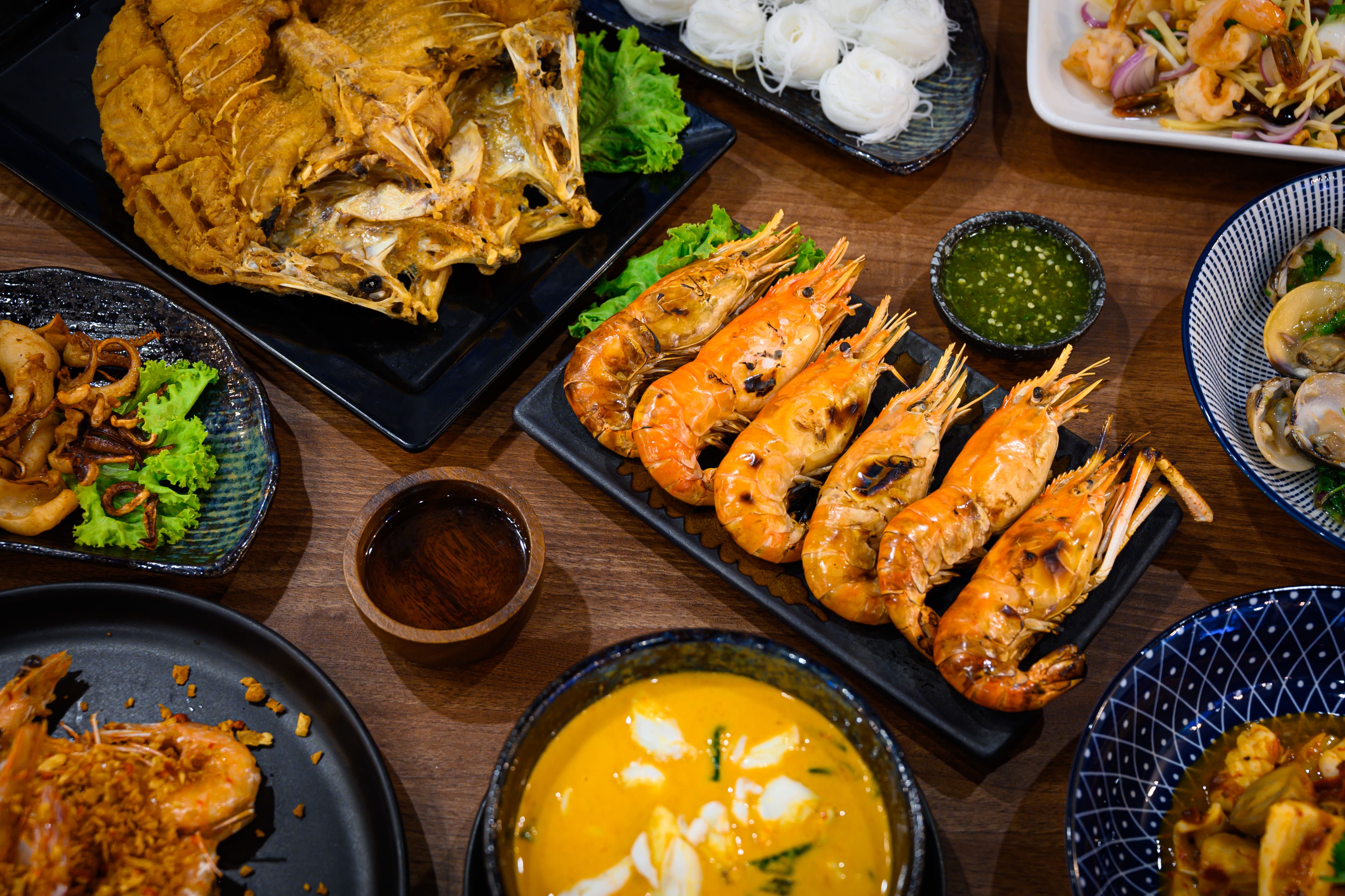 Audrey Cafe Thonglor Soi 11 Choose 8 Dishes for 4 Persons