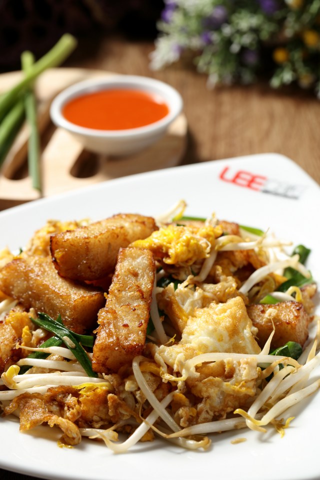 LEE Cafe' Phloenchit Center Sharing Set for 2 Persons