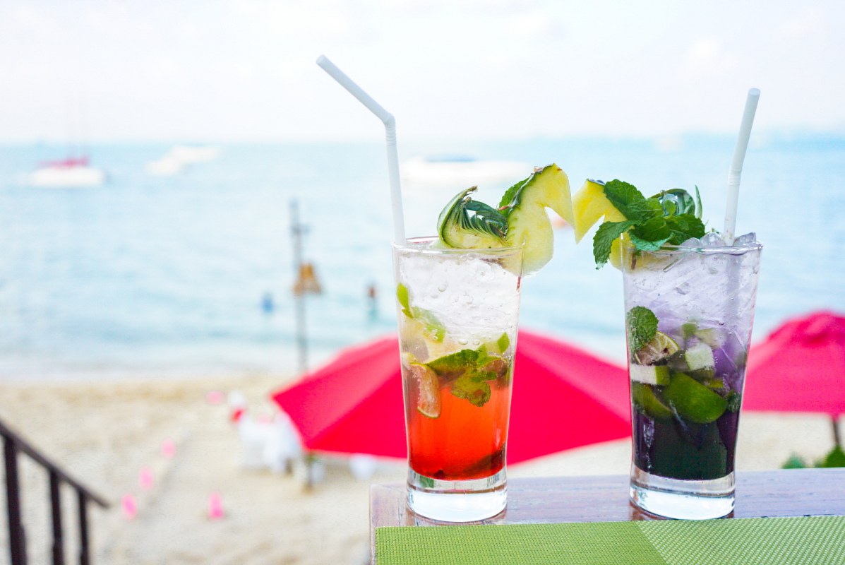 Beach Bar at Ibis Samui Bophut (Samui) Sharing Set for 2 People Free Flow Cocktail 90 Mins