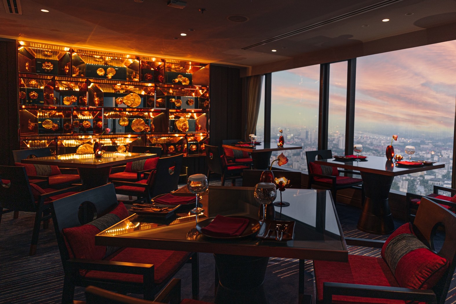Saffron Contemporary Thai Signature Rooftop Banyan Tree Bangkok Romantic Dinner (Book 2 days in advance)