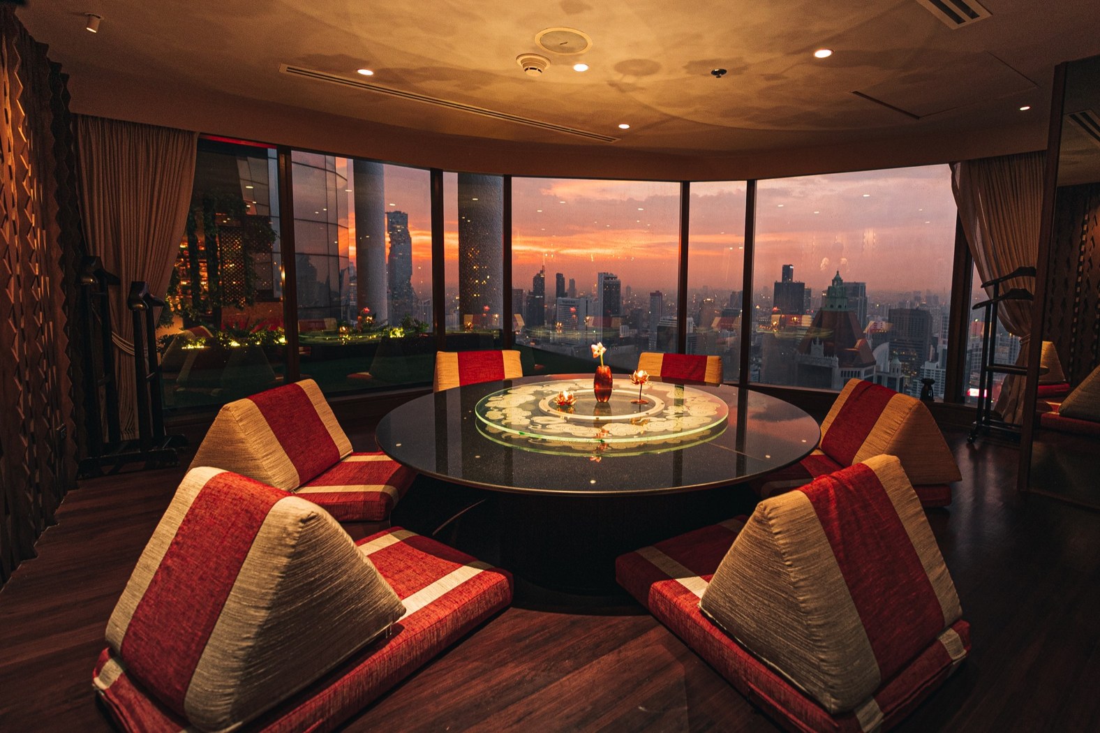 Saffron Contemporary Thai Signature Rooftop Banyan Tree Bangkok Romantic Dinner w/ 1 Bottle of Wine (Book 2 days in advance)