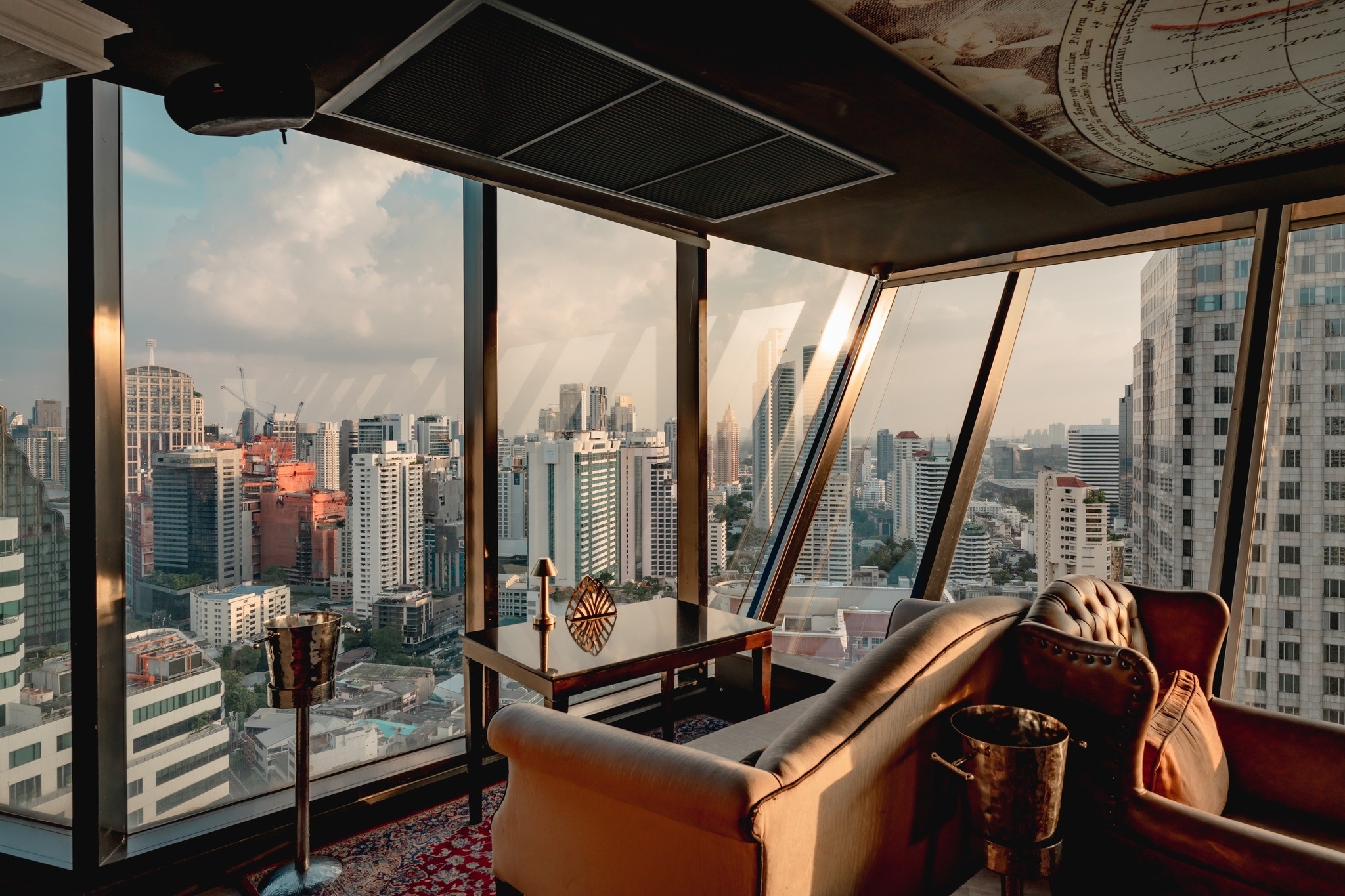 Axis & Spin Sky Lounge & Bar Rooftop at The Continent Boutique Hotel Axis & Spin Experience: Sharing Set for 2 People + Free Flow Mocktail & Soft Drinks