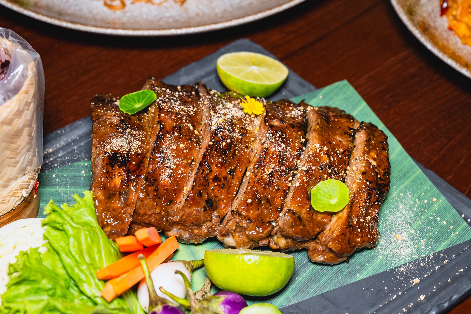 168 YĪ LIÙ BĀ  Sharing Set for 3 People