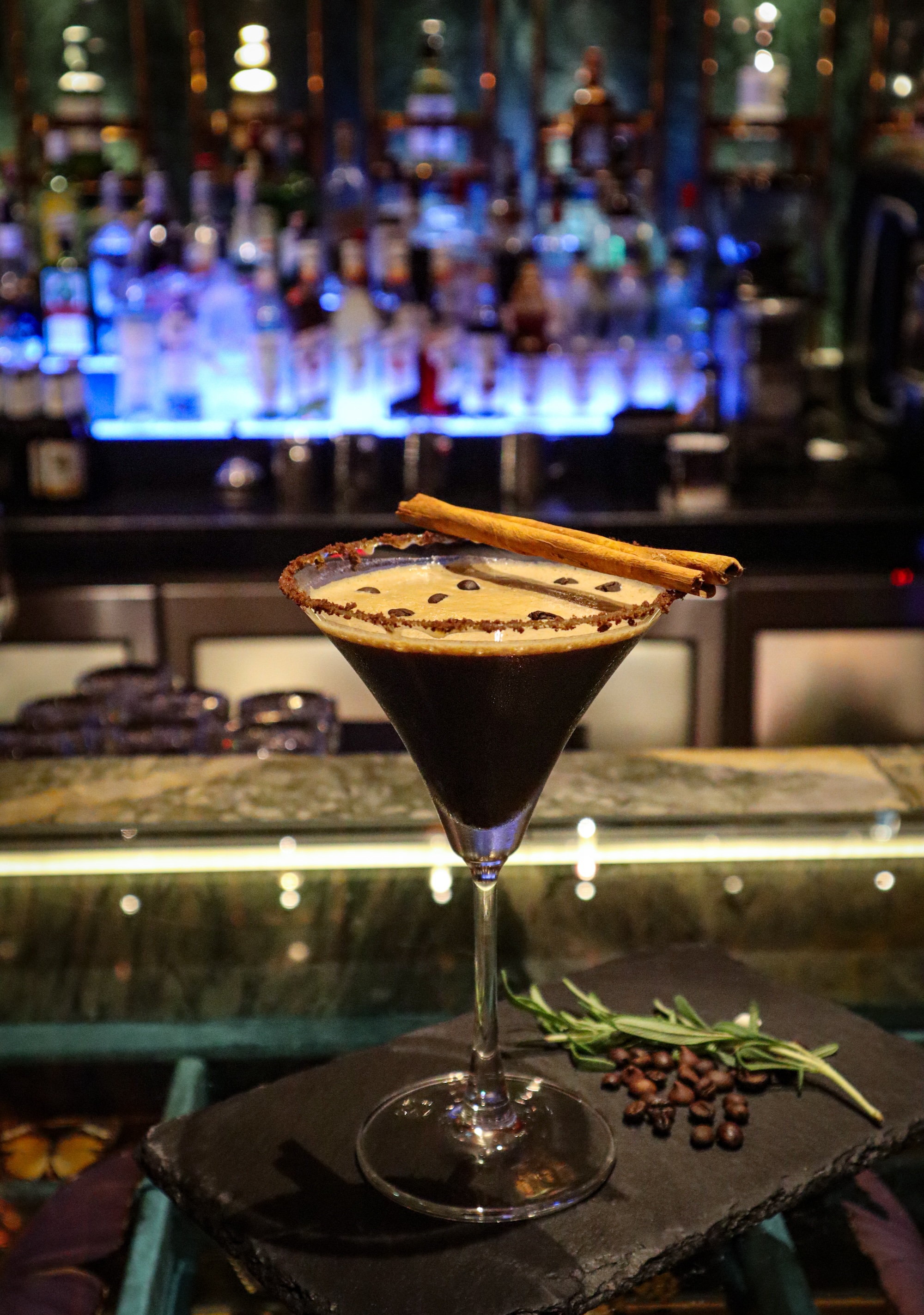 Florae at Valia Hotel Bangkok New: 4 Dishes of Chilled or Hot Mezze Set  & 3 Drinks for 1 Person