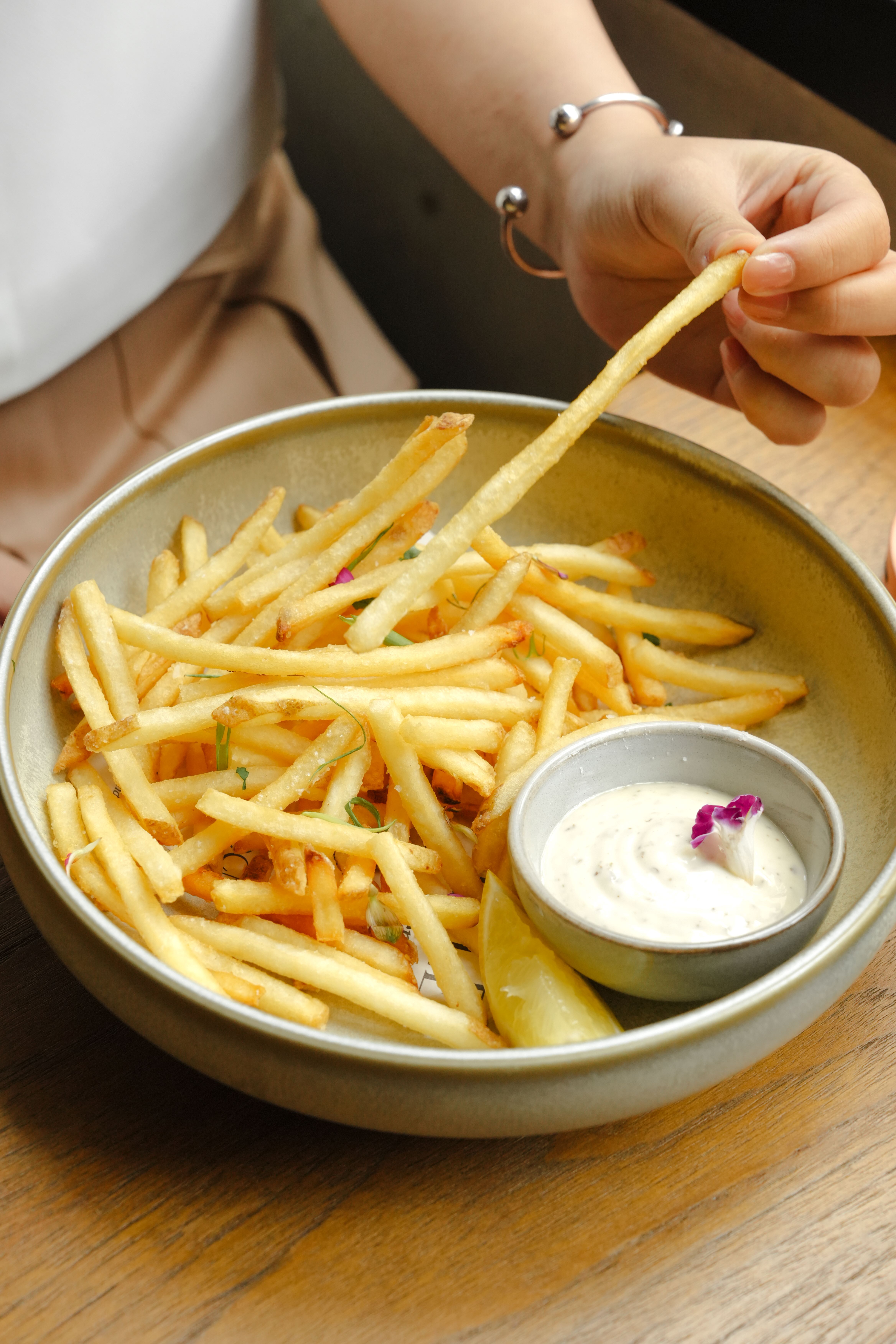 Moon Tale Bangkok  1 Dish + Free Flow Beer 90 minutes