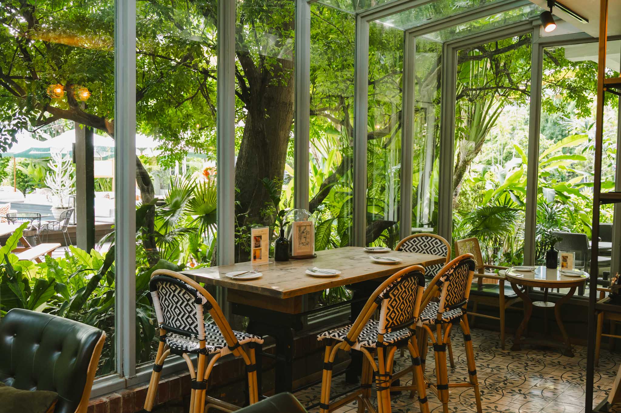 Dusit Gourmet at Baan Dusit Thani Sharing Set for 3 People