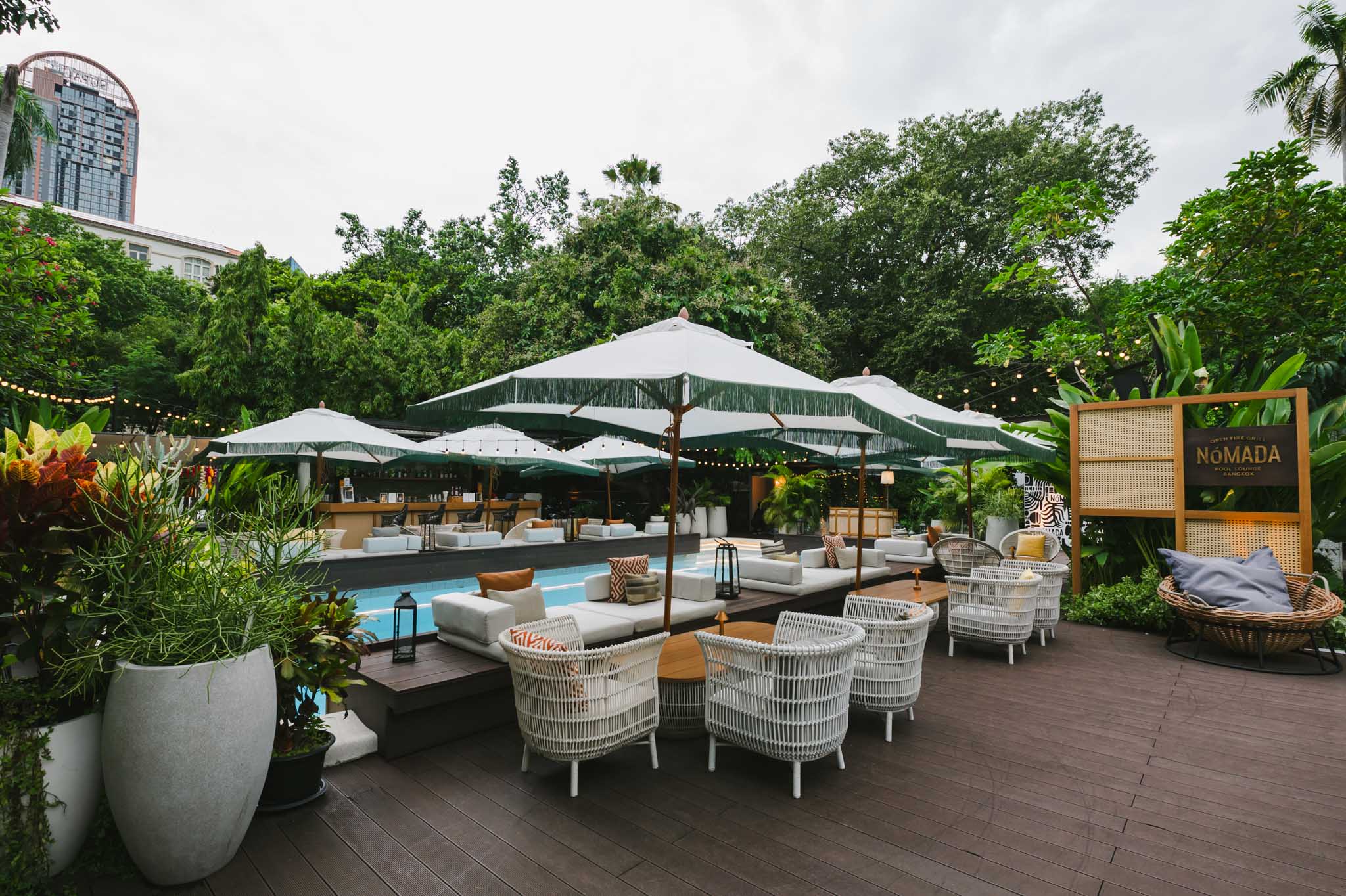 NóMADA Bangkok at Baan Dusit Thani 1 Dish + Free Flow Alcoholic Beverage 2 Hours