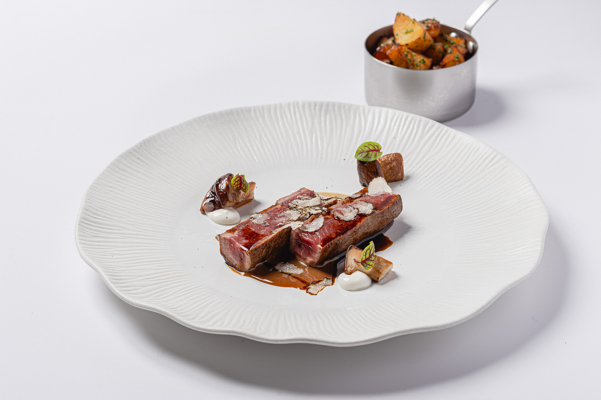 เรดสกาย เรสเตอรองท์ ชั้น 55 Sharing Set A (Premium Starter +  Main + Dessert + Wine)