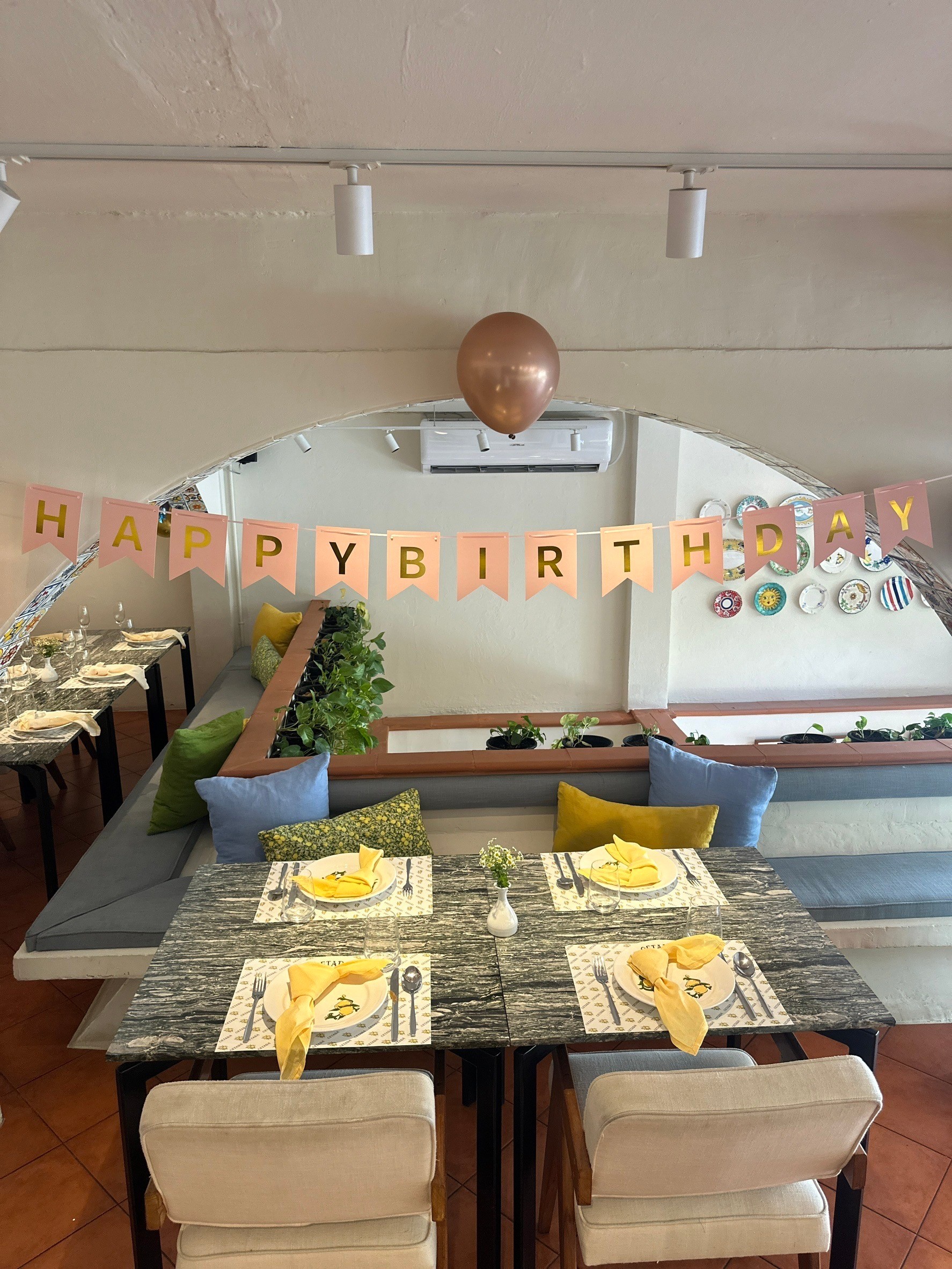 Cetara Bangkok  Birthday Set for 4 People (Book 1 Day in Advance)