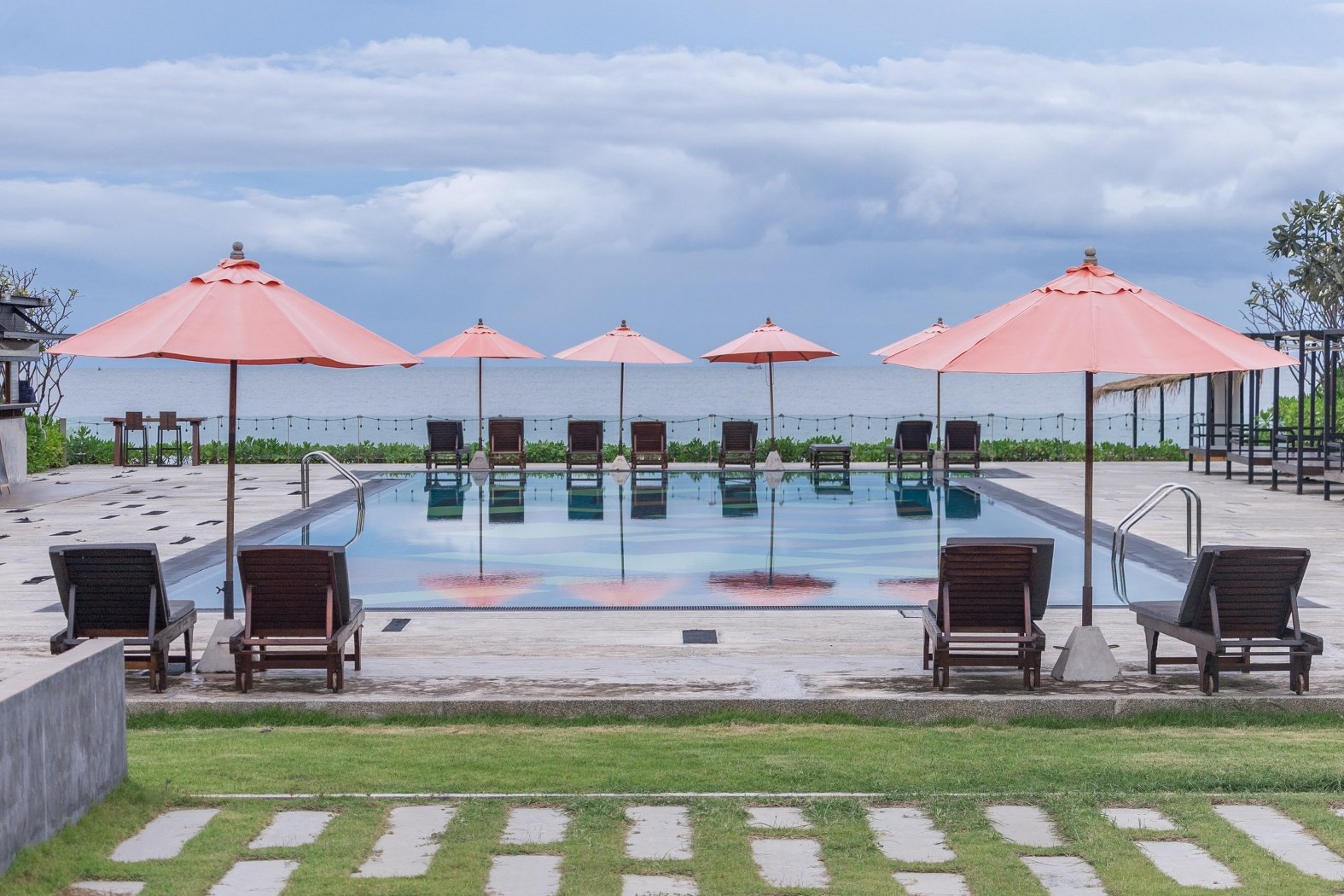 Coral Tree Villa Staycation (Hua Hin) Premier Seaview Room [Sun-Fri]