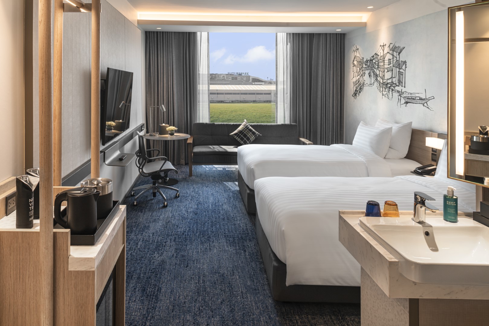 Novotel Bangkok Future Park Rangsit Staycation Superior Room 1 Night + Sharing Set for 2 People with Alcohol (Booking 3 Days in Advance)