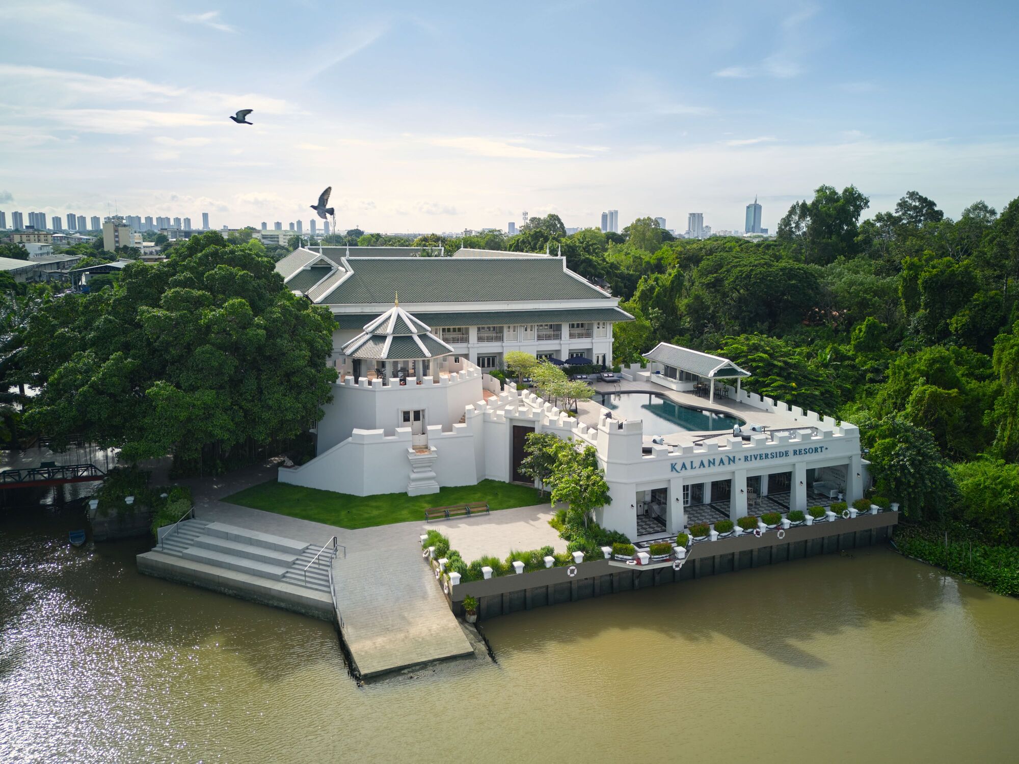 Kalanan Riverside Resort Staycation 1 Night at Deluxe Garden View Room for 2 People (Book 2-Day Advance)