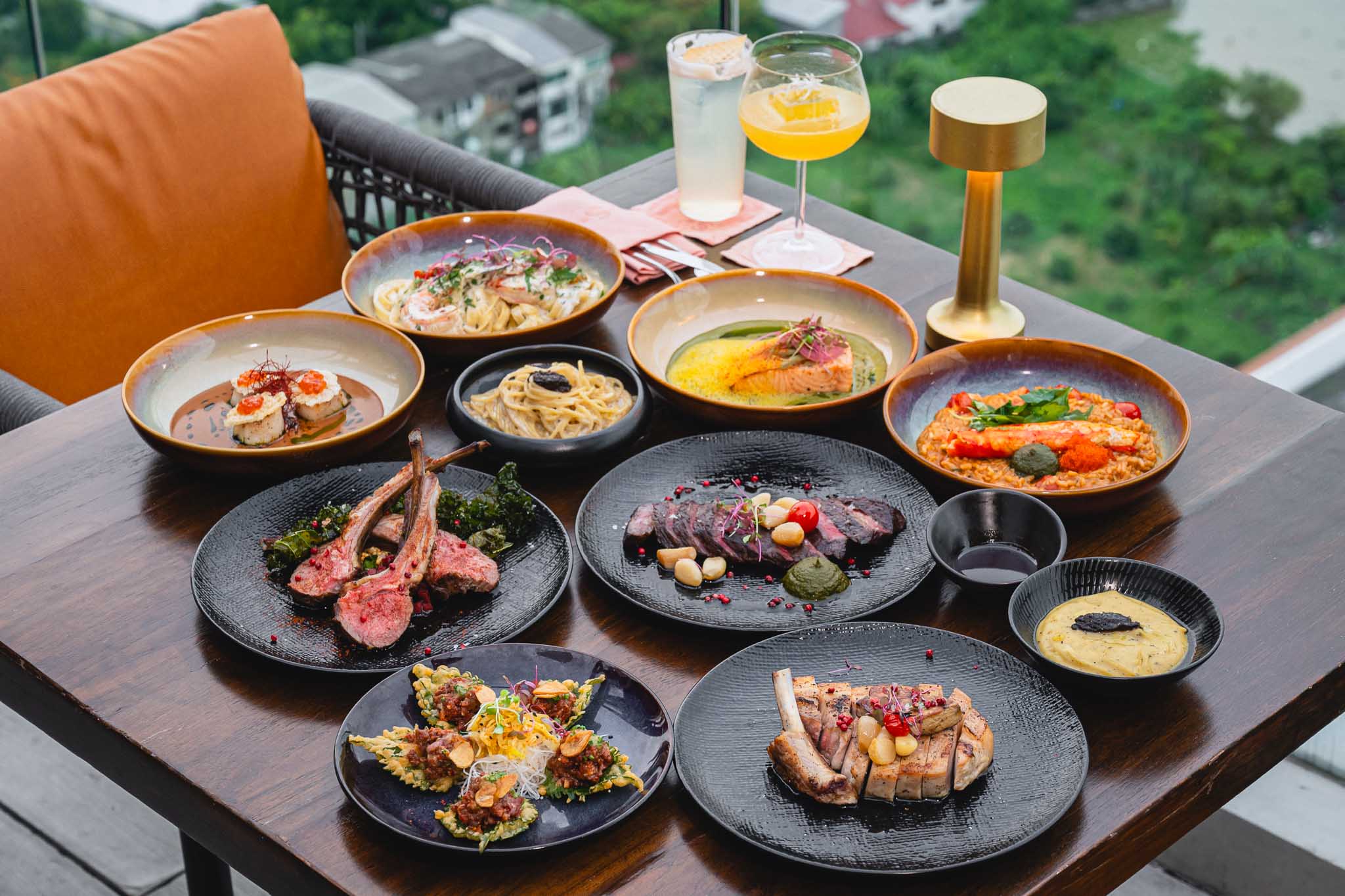 restaurant image