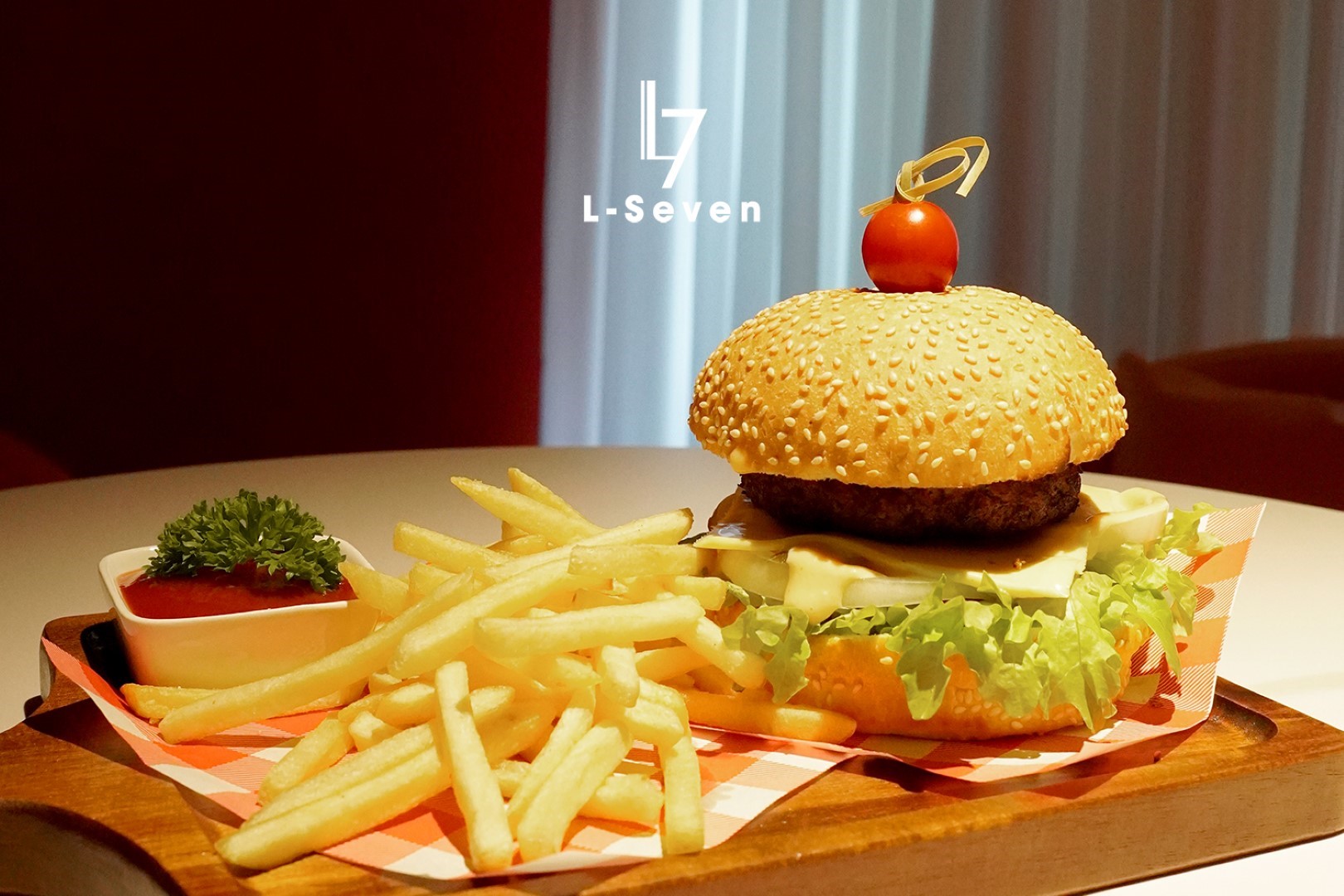LSeven Café Sutthisan International Cuisine & Steakhouse Bangkok