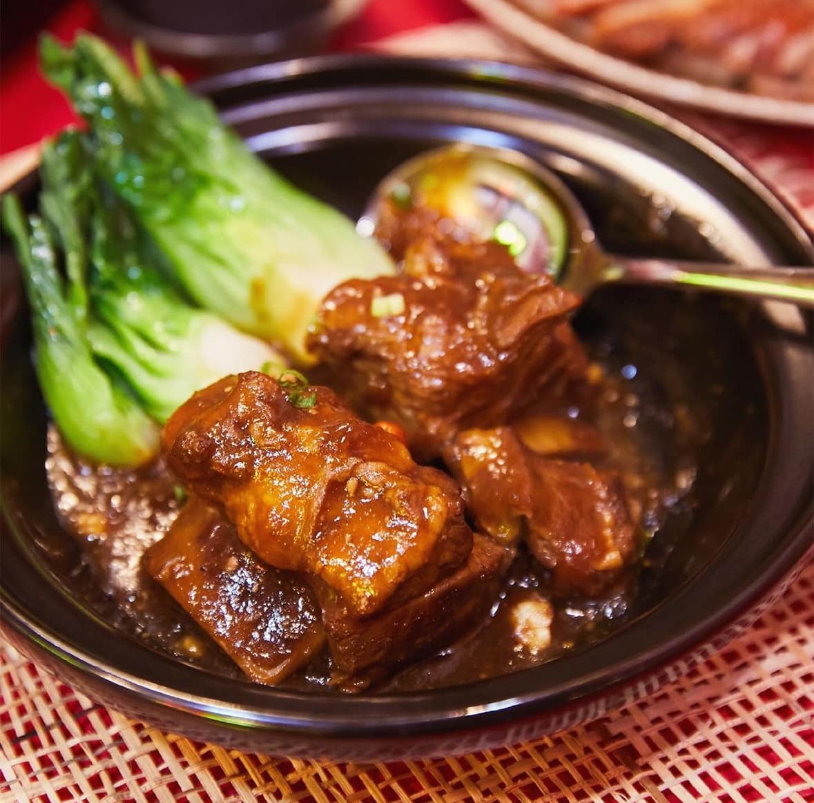 Li Yang Charn At The Avenue