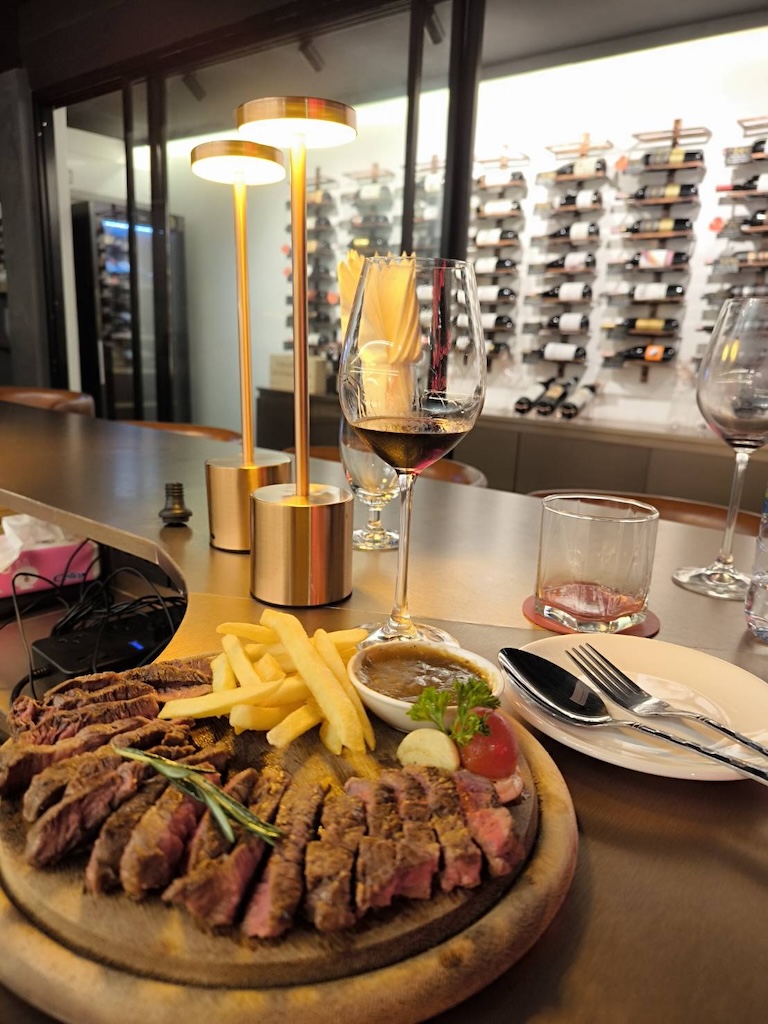 restaurant image