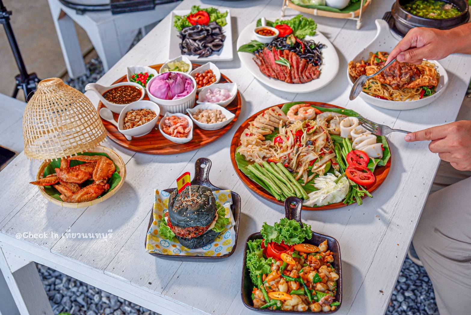Chim Cafe & Restaurant