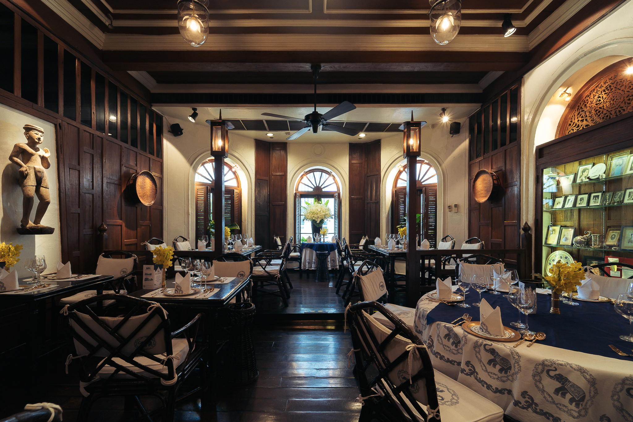 restaurant image