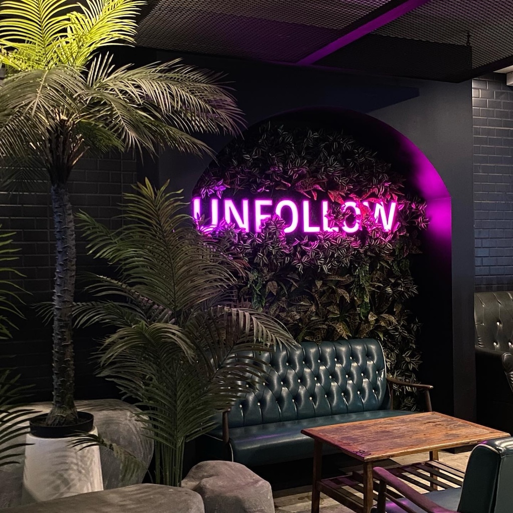 UNFOLLOW BAR&BISTRO