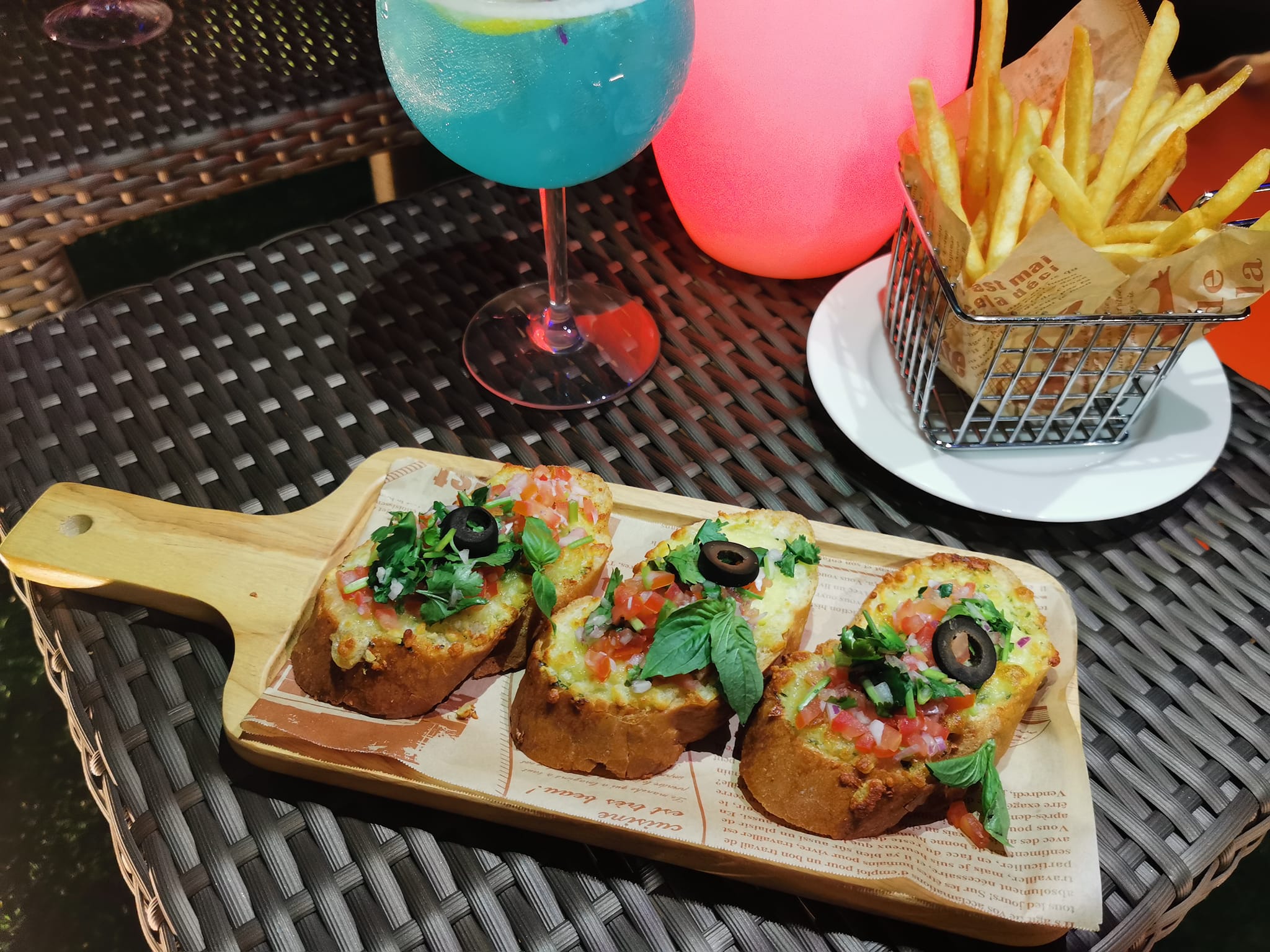restaurant image