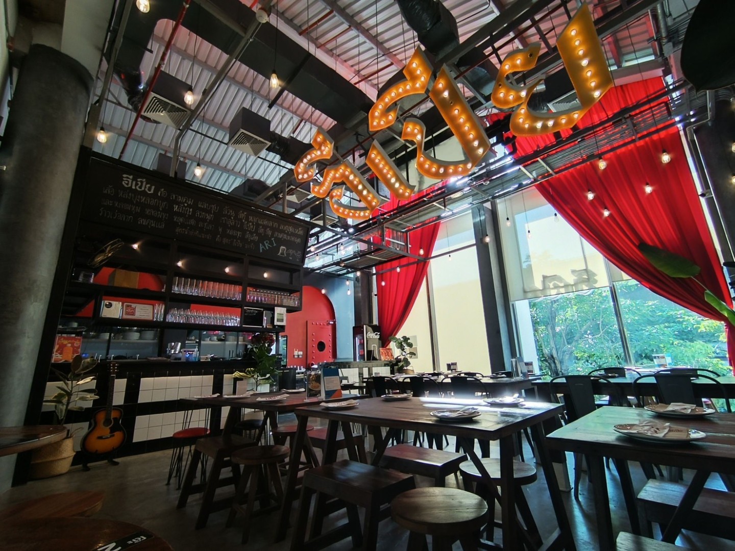 restaurant image