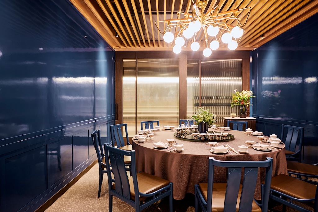 Ruenton Restaurant at Montien Hotel Surawong Bangkok