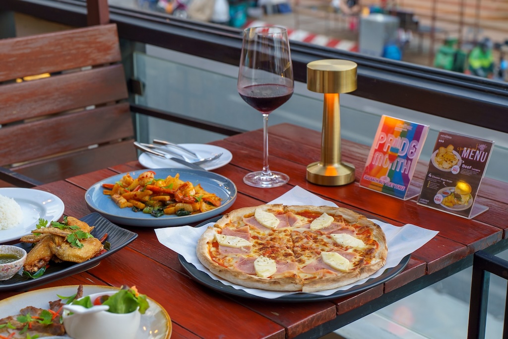 restaurant image
